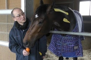 競走馬って普段何食べてるの？普通の馬みたいにニンジン食べてるの？