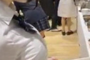 【画像】 中学生なのに制服が八゜ツ八゜ツになるまで成長している女子、給食で発見され衝撃走るｗｗ