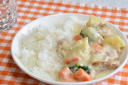 ホワイトシチューで米バクバク食えるんやがワイって異端なのか？