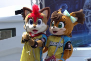 【悲報】日ハムのマスコットさん、日本シリーズどこ吹く風で青春を謳歌