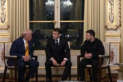 早期のウクライナ戦争終結で一致…パリのエリゼ宮でトランプ、ゼレンスキー、マクロン3者会談！