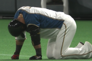 中田翔さん、一塁への激走で腰をお痛めになられる