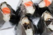 なぜ国内外で「おにぎりブーム」？　コロナ禍の中食需要で新規参入、高価格帯も