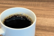 「喫茶店」の倒産急増　お前らがコーヒー一杯で居座るから……