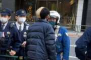 【YouTuber】ヒカルが警察官に囲まれる…　時間限定で右折禁止のところを警察官に止められ車検切れが発覚