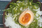 ゆで卵がけご飯を作った