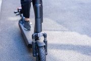 【悲報】LUUPみたいな電動キックボードによる事故の5人に1人が飲酒運転ｗｗｗｗｗｗｗｗｗｗｗｗ