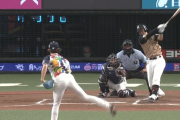【速報】日ハム、初回から4点も入る！！！！！！