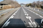 【悲報】トラック運転手「オートクルーズで走ってる時あるあるがこれｗ」