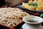 【悲報】日本人の蕎麦離れが深刻。食べ方を知らない大人達が急増中…