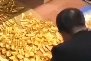 汚職の疑いで捜査されている中国共産党政治家の自宅から13.5トンの金の延べ棒が見つかるｗｗｗ
