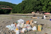 【埼玉】河原にBBQ人殺到、響く笑い声…「1日60～70のテント」近隣住民の通報で飯能河原一時閉鎖へ