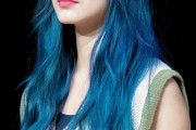 【悲報】TWICEの台湾人看板娘ツウィさん、髪を青色にしてしまう・・・(画像あり)