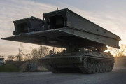 ドイツ国防省、ウクライナに16輌の架橋戦車ビーバー提供を発表