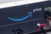 【動画】黒人さん「アマゾンのトラックや！せや！ｗ」→結果ｗｗｗ