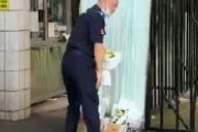 【中国深圳】日本人学校の警備員、供えられた花を勝手に撤去していた