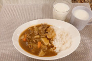 八木栞「昨日はカレーライスを作りました！じゃららら～ん！」