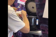 高速鉄道の車内でご飯を炊いた？　炊飯器を持ち込み、食事する男女に非難殺到（中国）