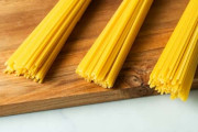 パスタ 2年連続で供給量30万t突破、関税引き下げで国産には逆風も　日本パスタ協会【🍝】