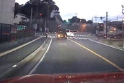 【動画】警察が信号無視としてしょっぴこうとした車のドラレコがこちら