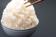【悲報】日本人「あれ？白米って食べなくてよくね？」→消費量過去最低へ