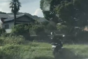 【悲報】バイク女子さん、初ツーリングで次々と自爆し新車ボロボロで大炎上・・・