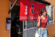【画像】ラーメン屋でとんでもないスタイルの女子が発見される