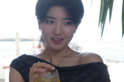 小島はな「海に行ってきました。どこに行ったんだっけ、、、逗子かな？とりあえず日本海です」