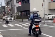 【悲報】大阪府警、ノーヘルのバイクをスルーしてしまう