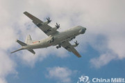 中国海軍航空連隊に所属するY-8対潜哨戒機部隊が対潜飛行訓練を実施！