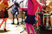 【海外】アニメ「ぼっち・ざ・ろっく!」でBABYMETALのロゴが発見された