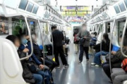山手線車内で咳払い巡り乗客同士がバトル、非常ボタンが押され緊急停止　47分遅延