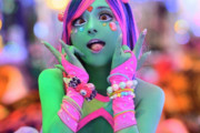 両親と縁を切った、異色肌（緑色）ギャルmiyakoさんが奇抜なメイクを続ける理由