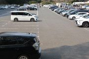 【変態】なぜ！？　ガラガラの駐車場で「わざわざ隣に止めてくる車」の正体　話を聞いてわかった“トナラー”の意外な心理