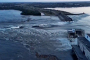 ウクライナ軍、ノーバ･カホフカの水力発電所をロシア軍が爆発した