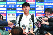 サッカー北朝鮮VS韓国、頭突き、正拳突き、仕込み針、足を引っかけ倒れた所をコンビで襲う等 |  動画まだー？