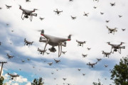 米軍DARPAの「数千機のドローンによる協調攻撃を可能にする計画」！