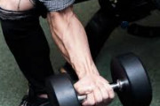 ゴリマッチョワイ、10kgのダンベルでダンベルカールを10回することに成功