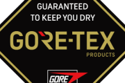 GORE-TEXのスニーカー使ってるやつ来い
