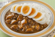 カレーのトッピングで一位が「ゆで卵」ってみたんやが