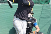 阪神・佐藤輝　週末のスタンドに夢届ける快音　フリー打撃で37スイングし柵越え8本