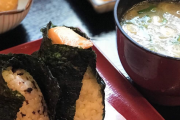 おにぎりカフェ『おにぎり2個とお味噌汁は何にしましょうか？』