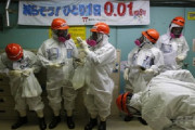 【悲報】福島原発で廃液を浴びてしまった作業員「やばい線量が下がらない」除染継続と経過観察のために入院