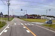 【愛知】一時停止無視の軽四に突っ込まれて横転しかけたジムニー乗りのドラレコ。