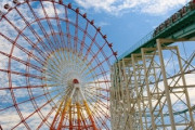 休日家族で遊園地に行ったんだけど、嫁と子供がアトラクションに乗ってる間に俺が次に乗るアトラクションを決めてなかったからって嫁に切れられた