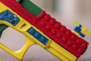 銃販売会社、LEGOのおもちゃに見える拳銃を製造し大炎上！もちろん販売中止に