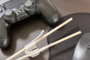 【画像】ゲーミング割り箸ホルダー爆誕