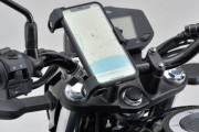 バイクでスマホホルダーつけてるやつってそこまで運転中にスマホ使う？