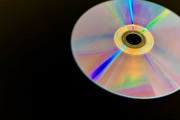 CD・DVDディスク「銀色のとこ読み取ったら壮大な音楽や大迫力の映像を顕現させますw」←これ