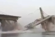 約290億円の橋、開通前に倒壊ーインド
